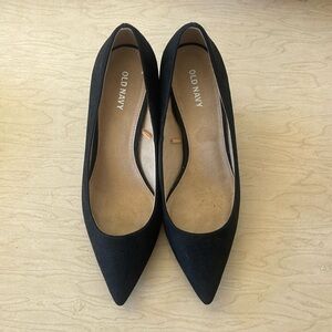 Old Navy black low heal. Size 8